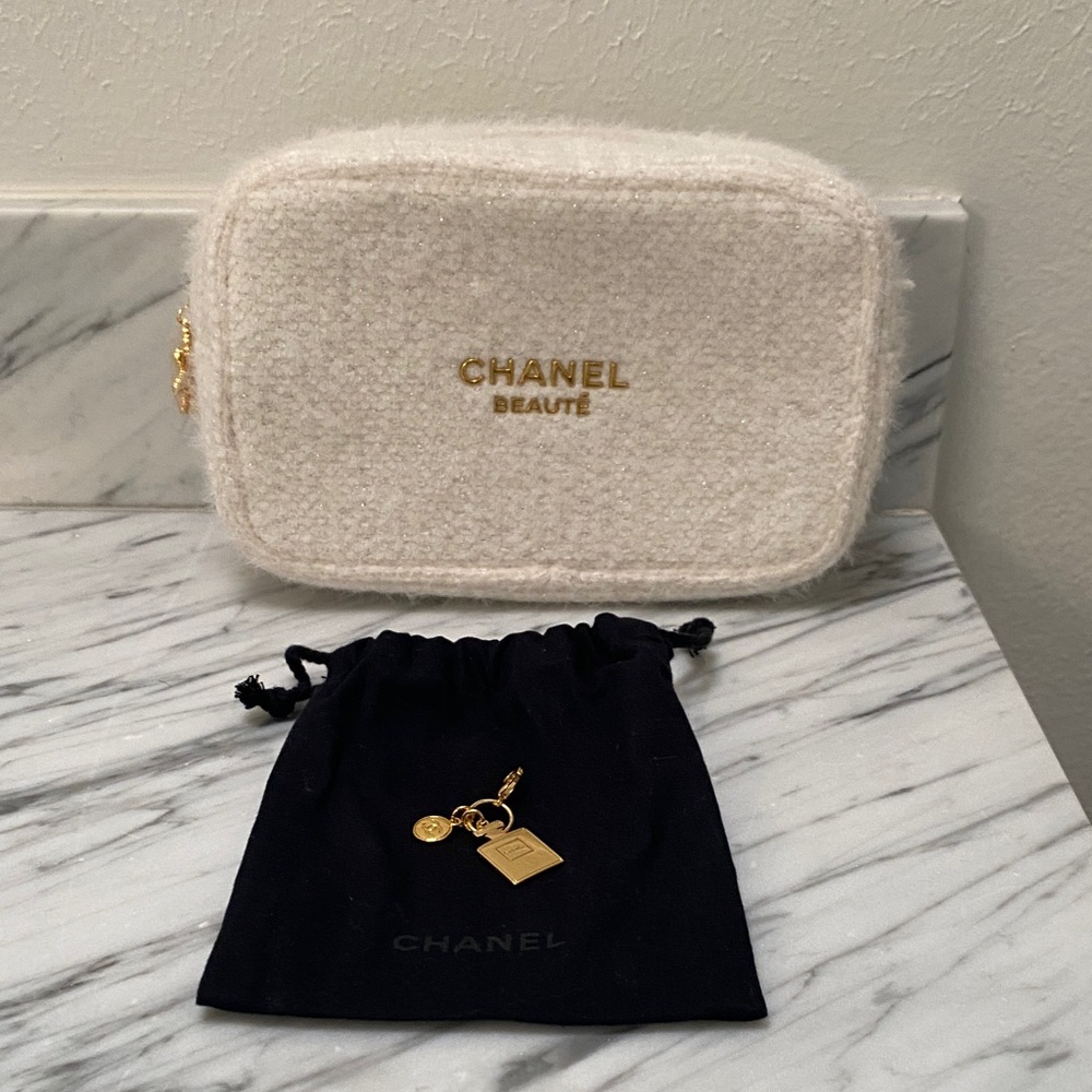 Chanel Beauté Cream Bouclé Cosmetic Pouch